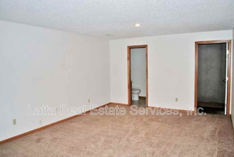 415 Sw Joy Ct - Photo 7 of 14