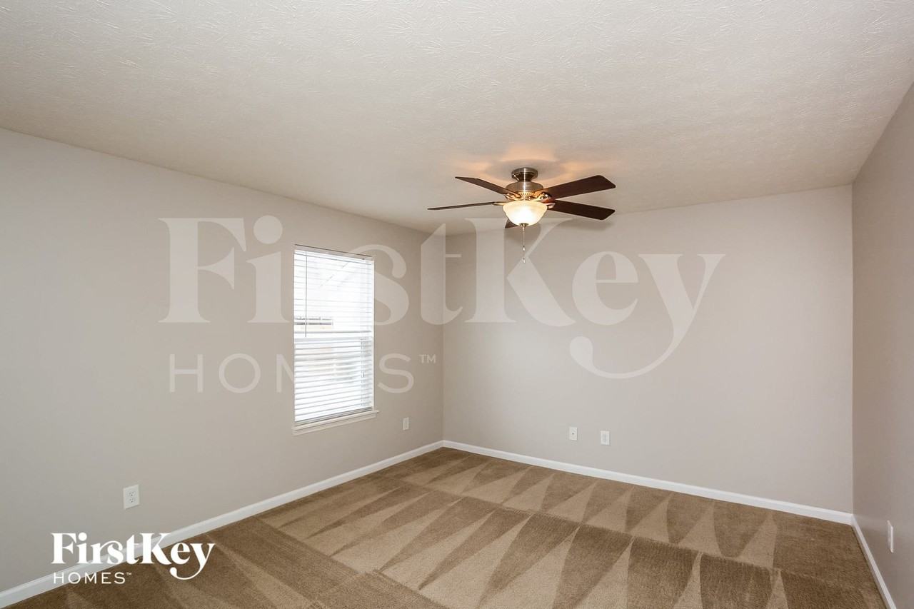 15515 Sibley Ln - Photo 3 of 15