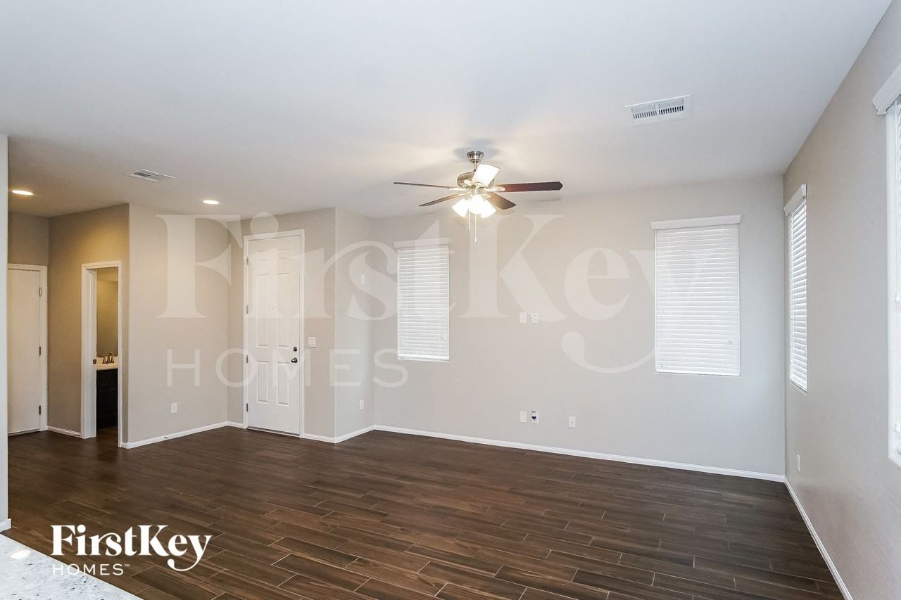 11277 Tuckermuck Bay Ct - Photo 2 of 15