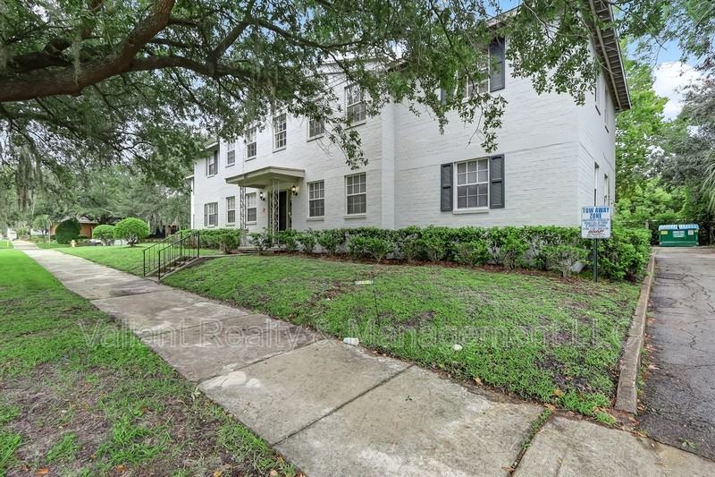 2358 Herschel Streetunit - Photo 2 of 22