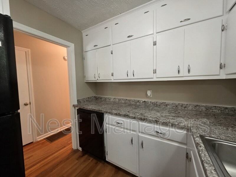 1905 White St #A - Photo 5 of 17