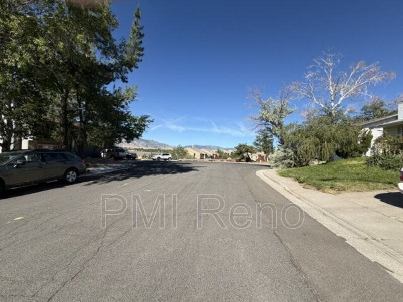 3675 Meeks Way - Photo 3 of 24