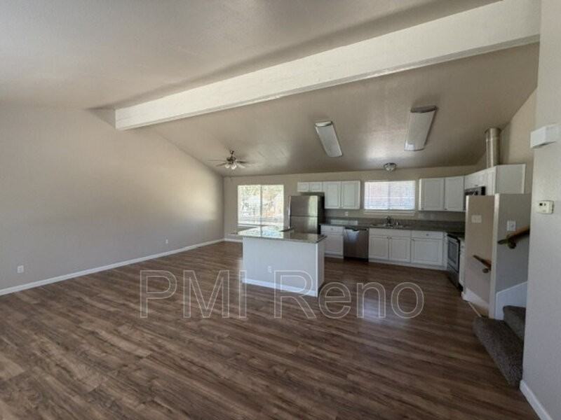 3675 Meeks Way - Photo 4 of 24