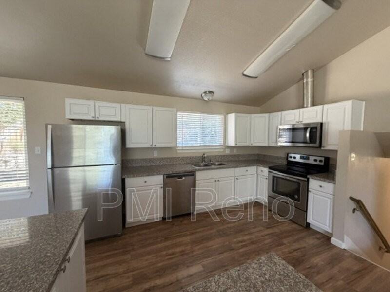 3675 Meeks Way - Photo 6 of 24