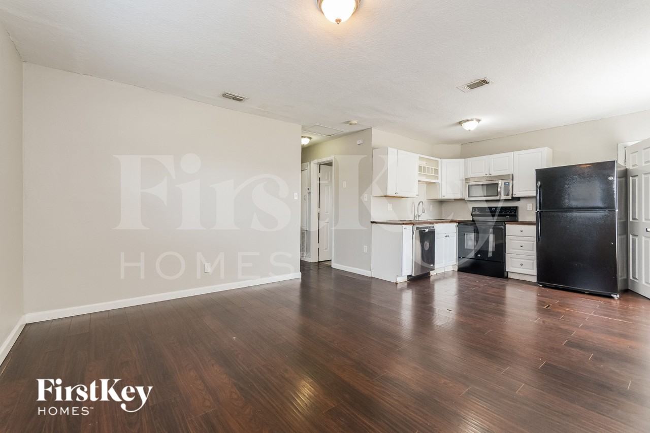 7706 Aviano Ave - Photo 5 of 16