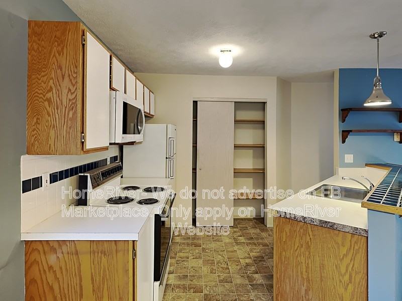 3522 S Mount Vernon St #4 - Photo 6 of 21
