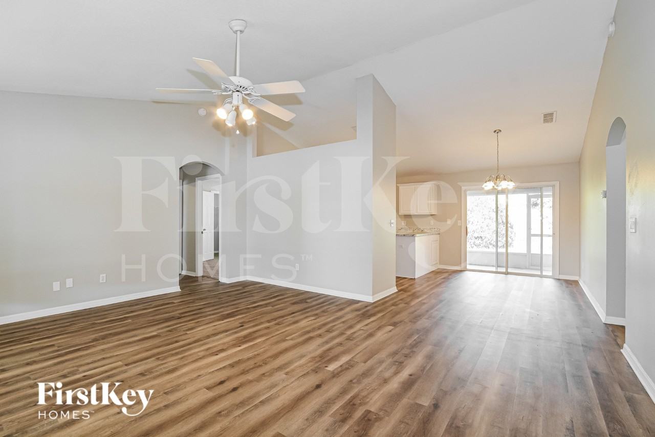 709 La Costa St - Photo 3 of 19