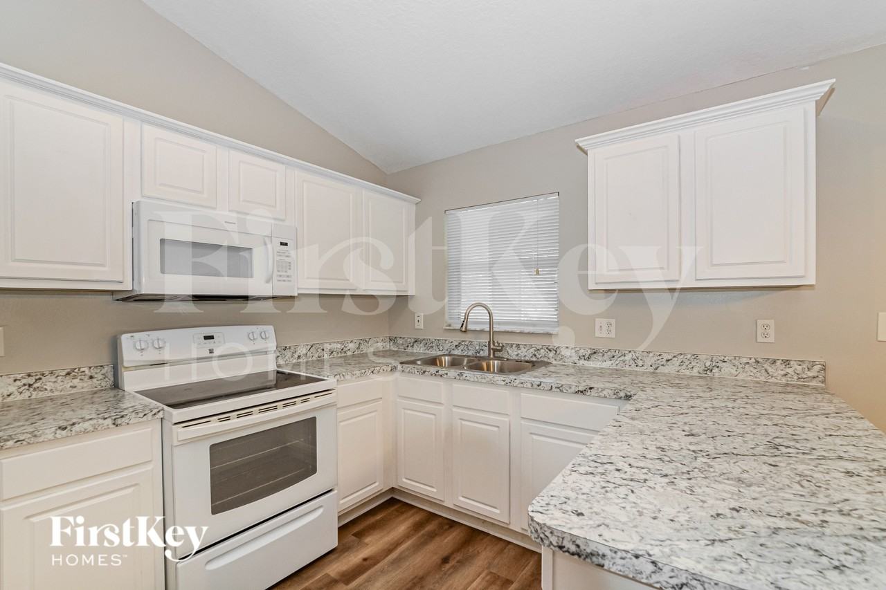 709 La Costa St - Photo 7 of 19