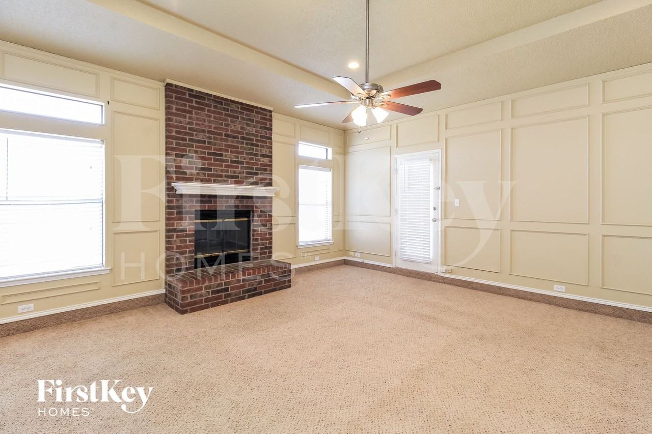 705 Running Creek Dr - Photo 5 of 15
