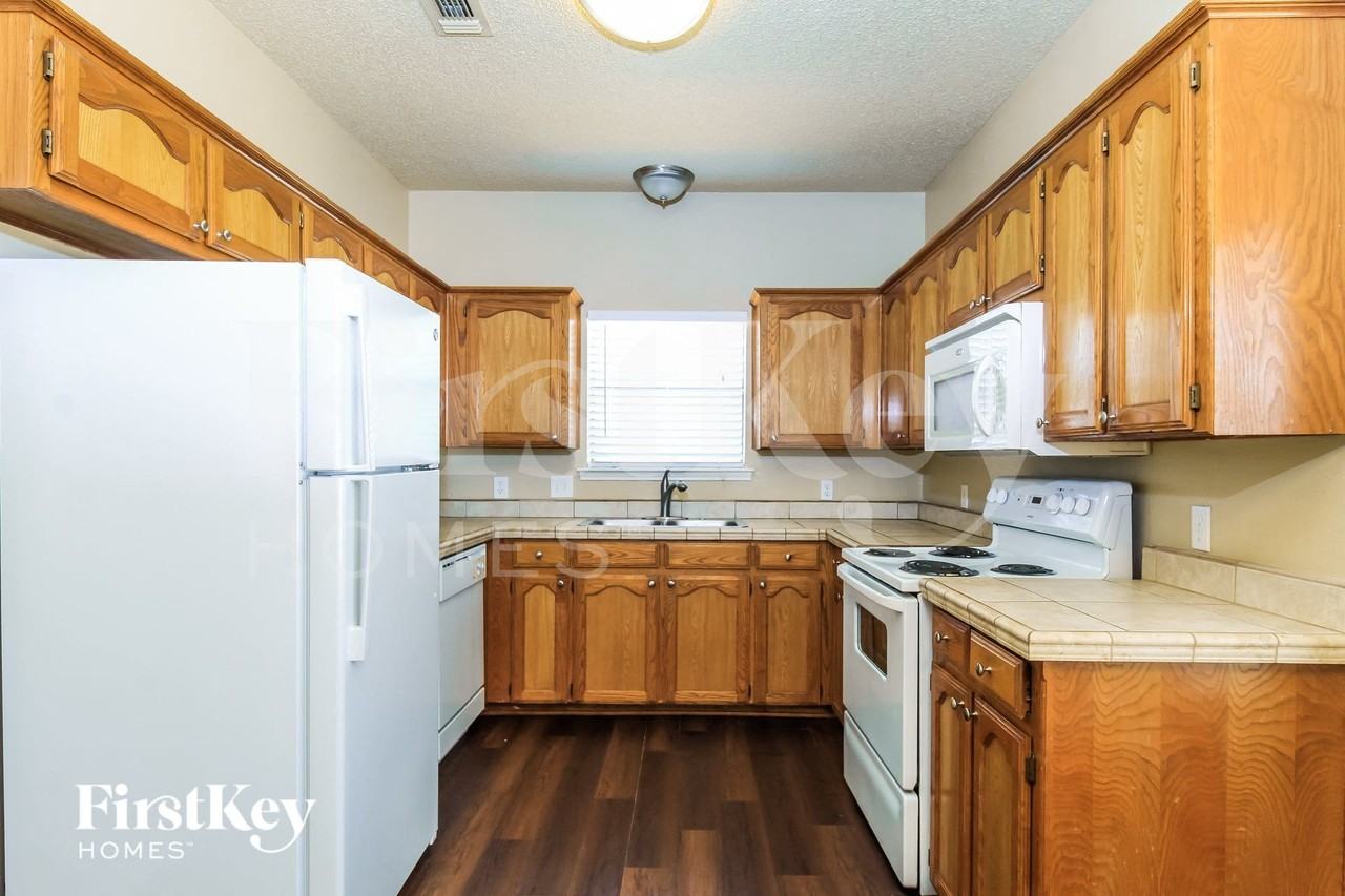 705 Running Creek Dr - Photo 6 of 15
