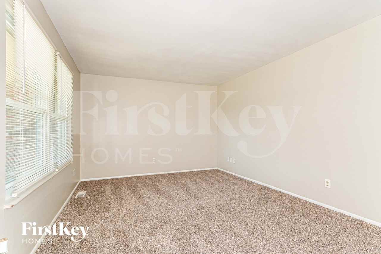 634 Watkins Glen Dr - Photo 3 of 19