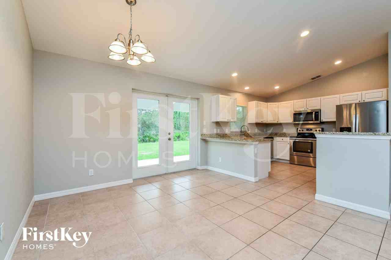 6262 Magee St - Photo 5 of 15