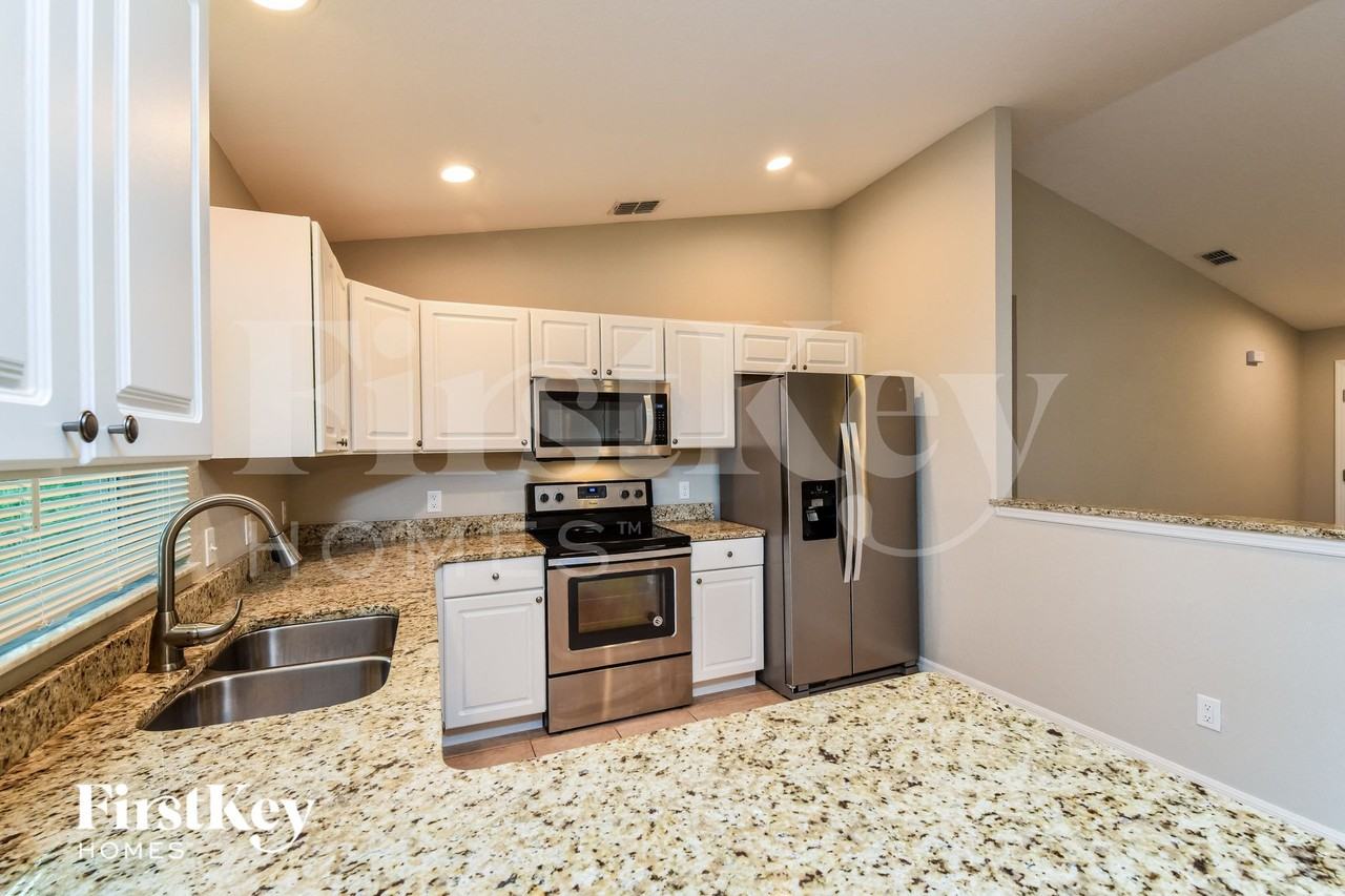 6262 Magee St - Photo 7 of 15
