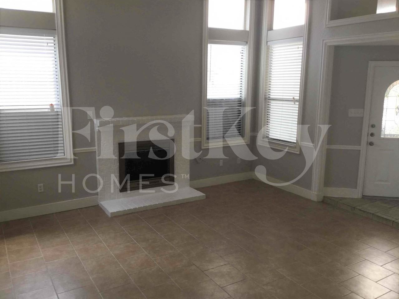 5334 Riverport Dr - Photo 2 of 16