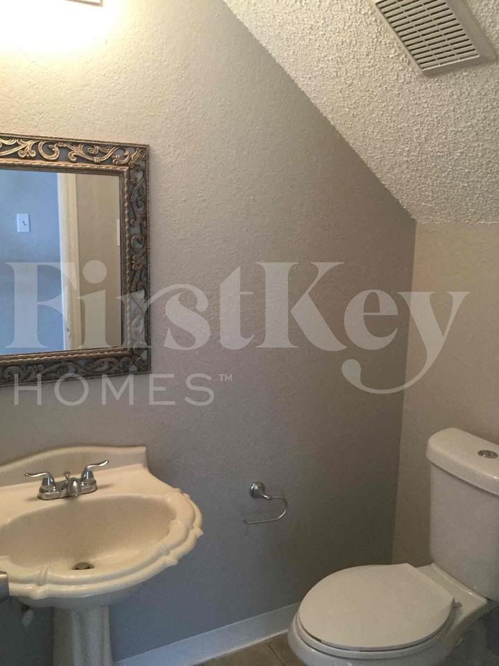 5334 Riverport Dr - Photo 7 of 16