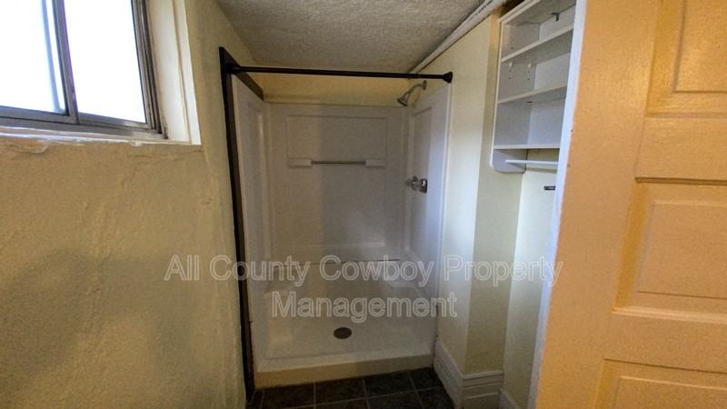 170 1/2 N 8th St - Photo 3 of 11