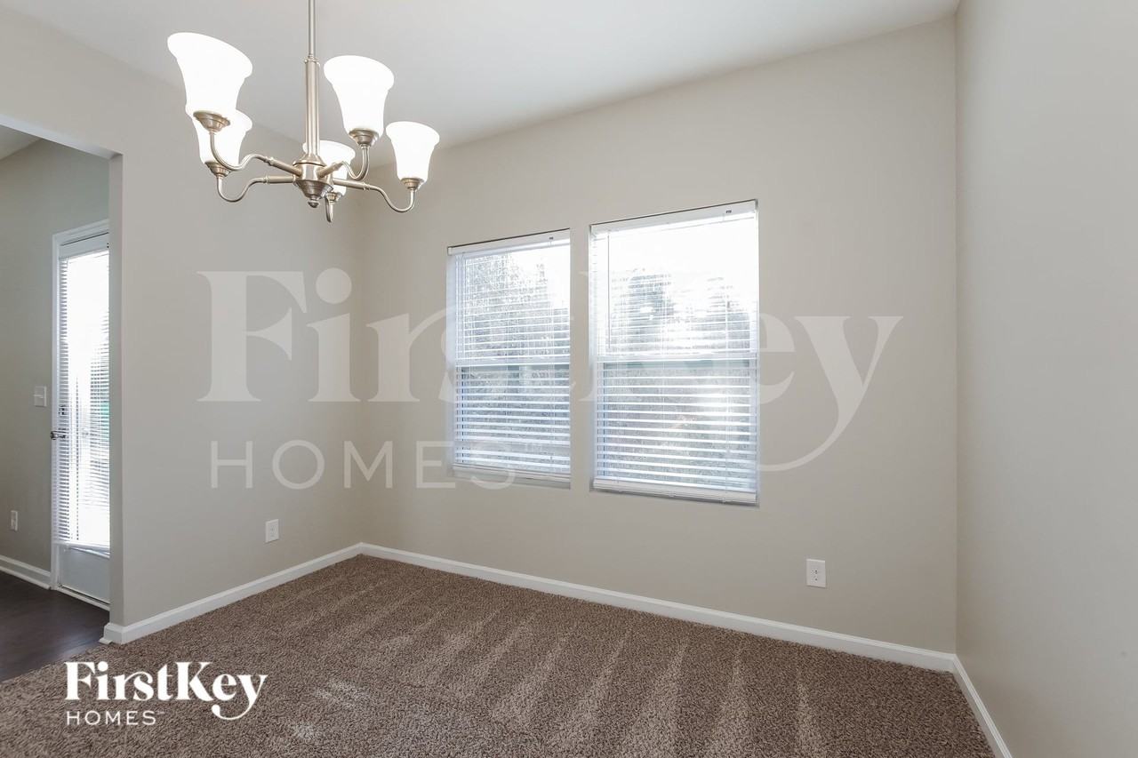 519 Rook Rd - Photo 6 of 15