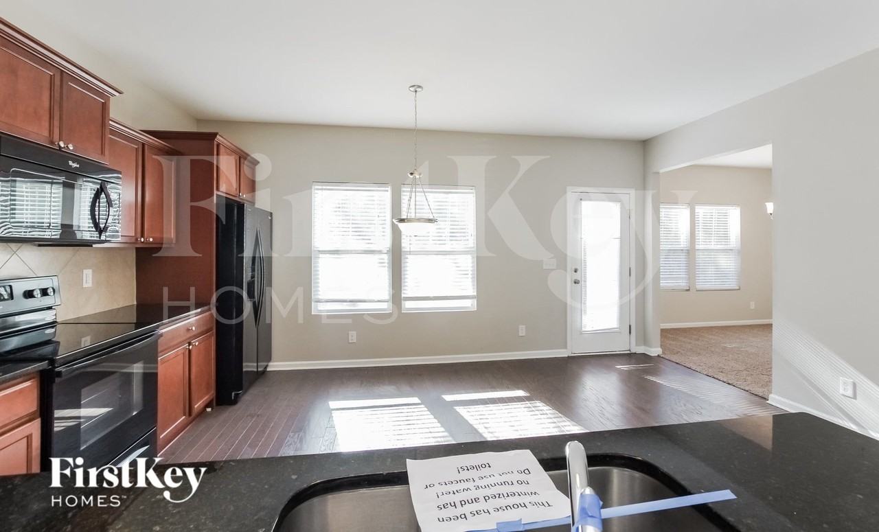 519 Rook Rd - Photo 7 of 15