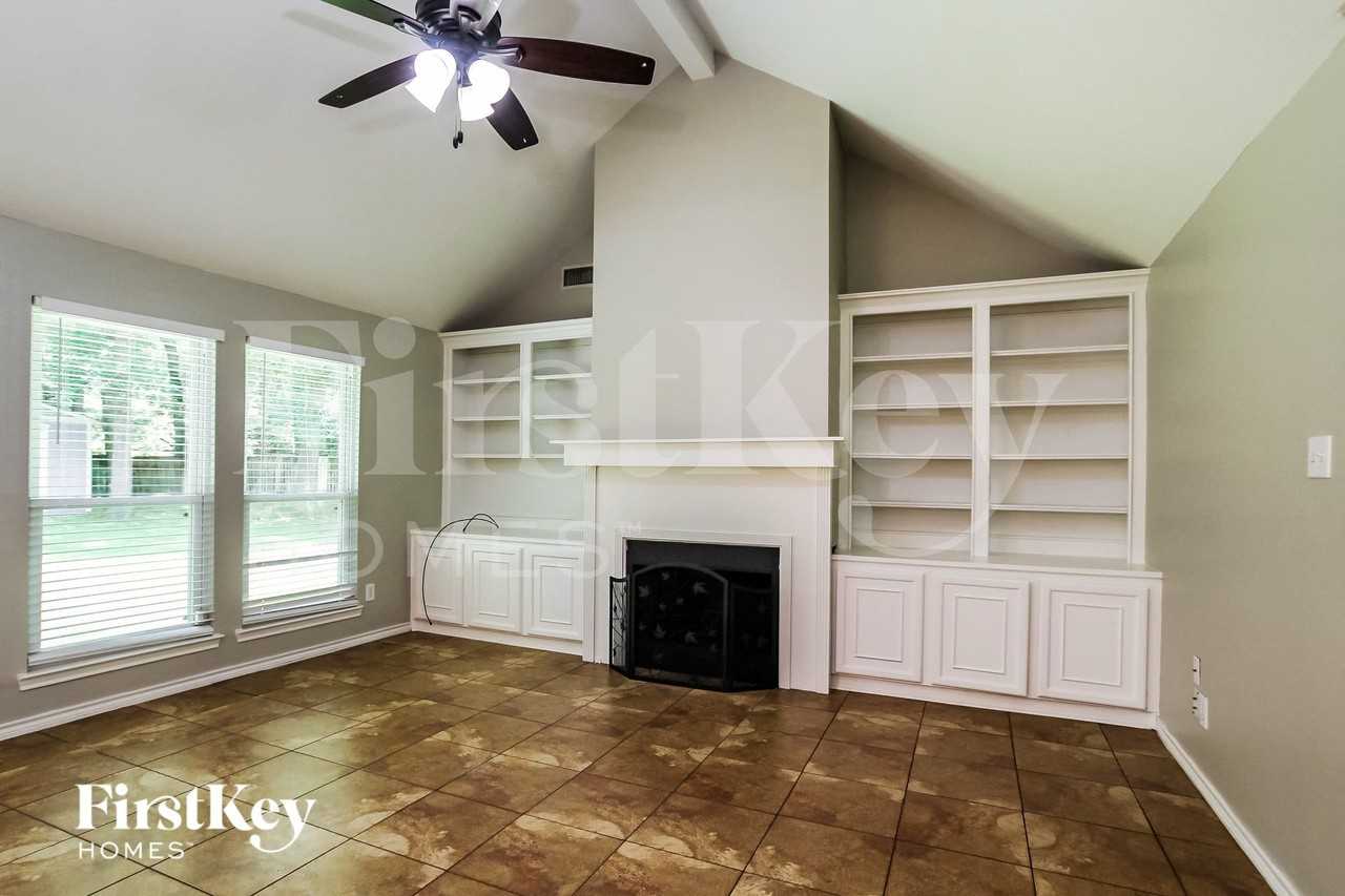 503 Mesquite Dr - Photo 3 of 15