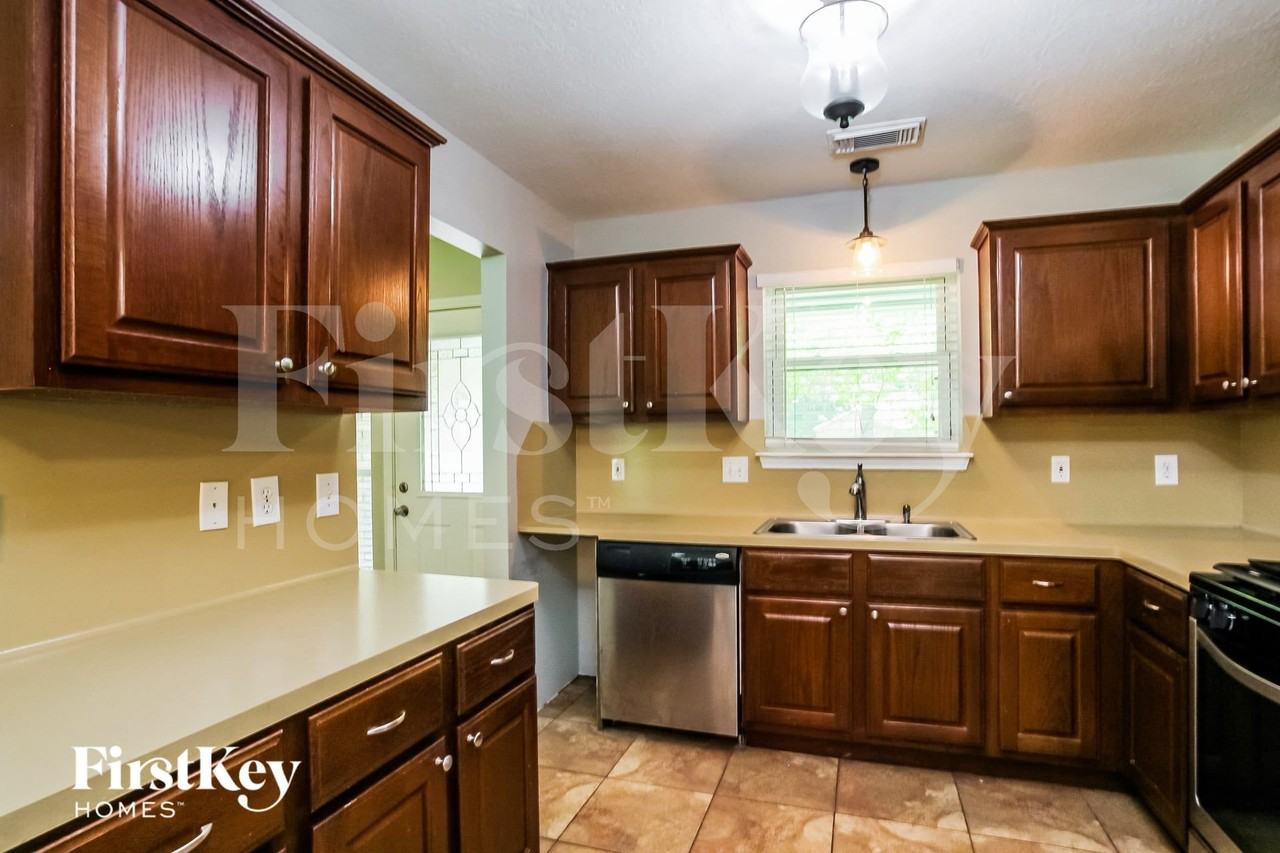 503 Mesquite Dr - Photo 5 of 15