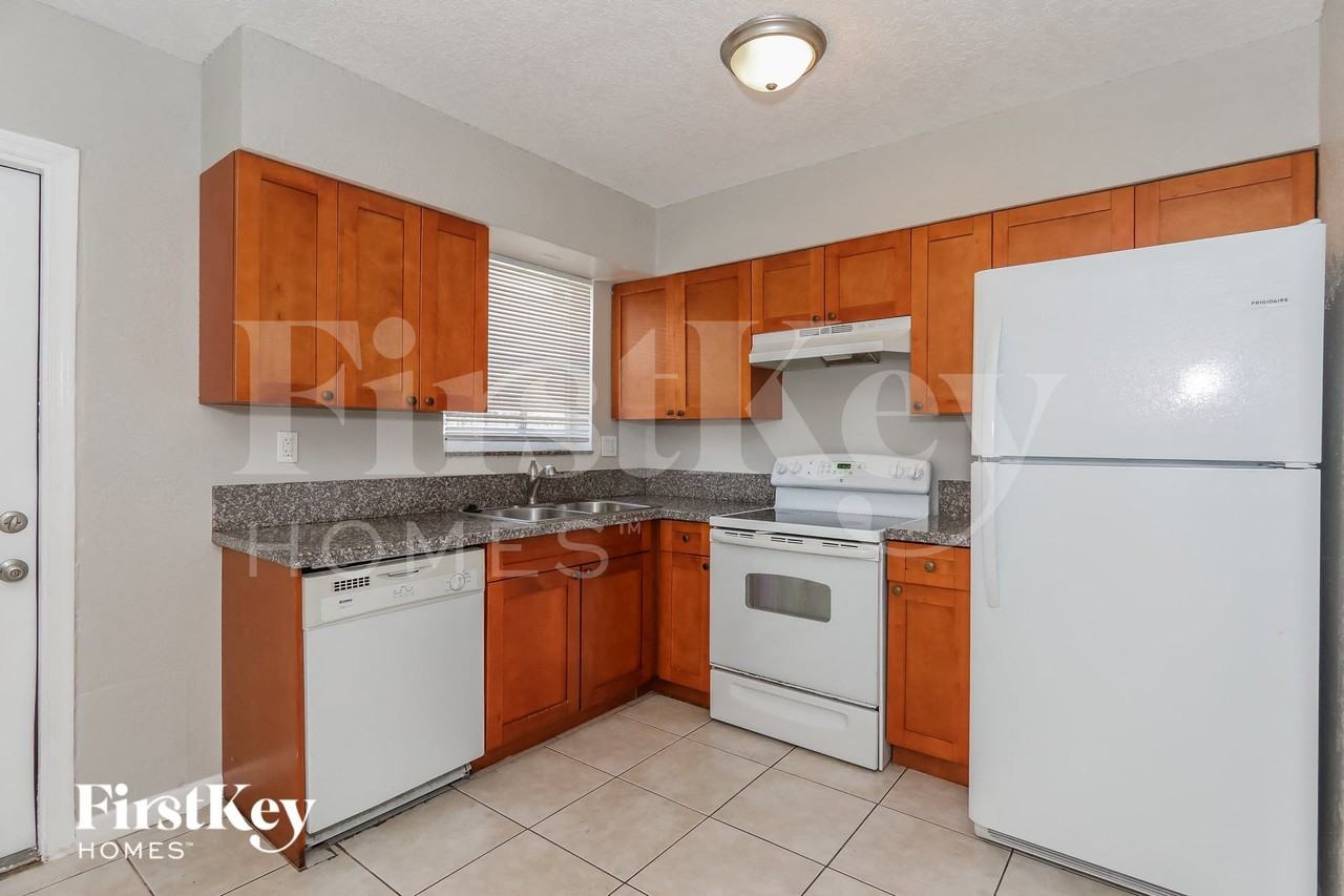 4900 Nwave - Photo 5 of 15