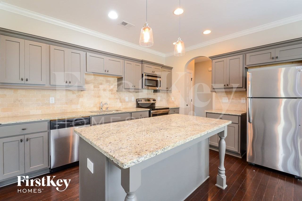 4894 Mountain Gap Dr - Photo 6 of 15