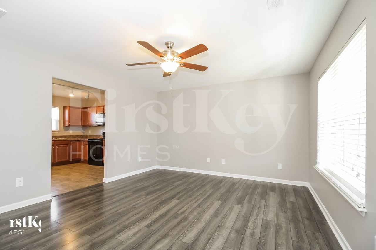 4295 Kendall Farms Way - Photo 4 of 16