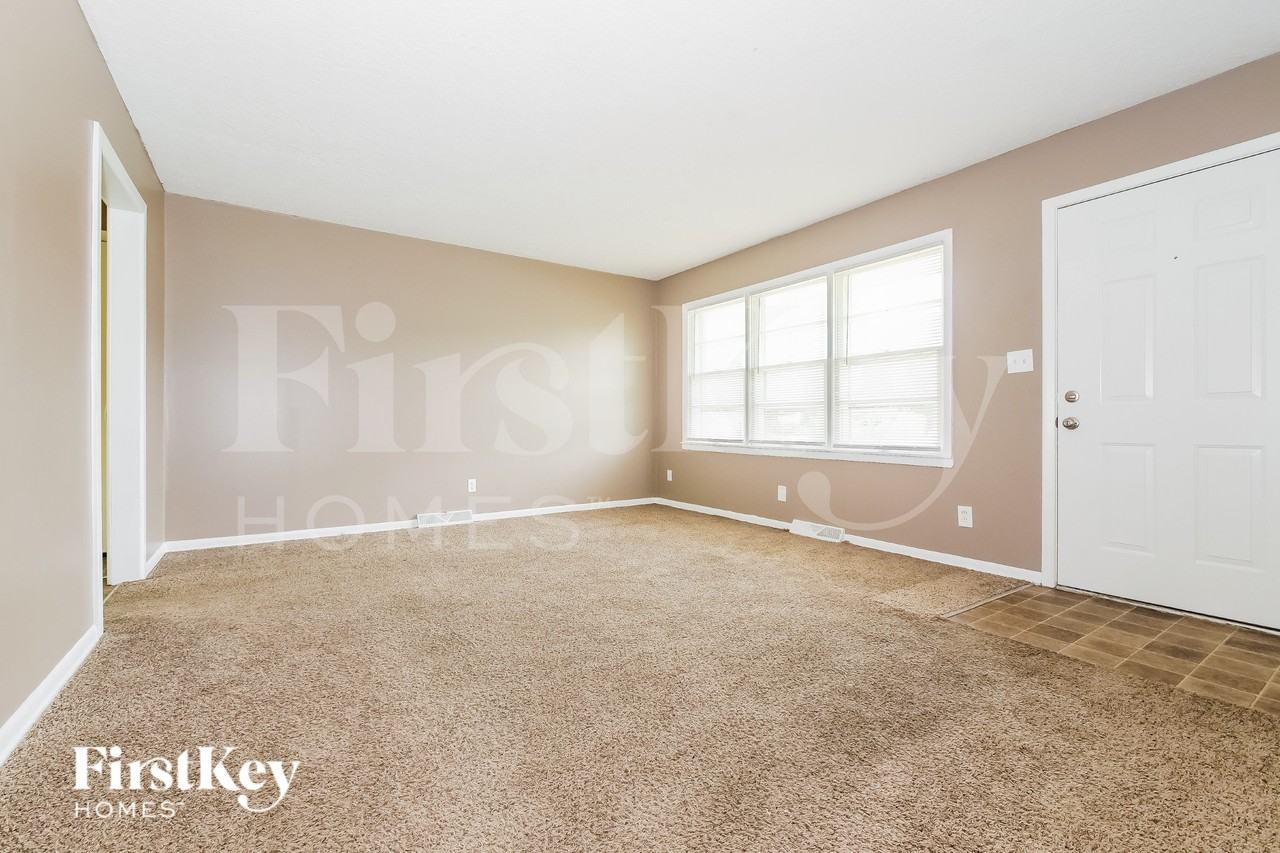 405 Sw 11th St - Photo 2 of 16