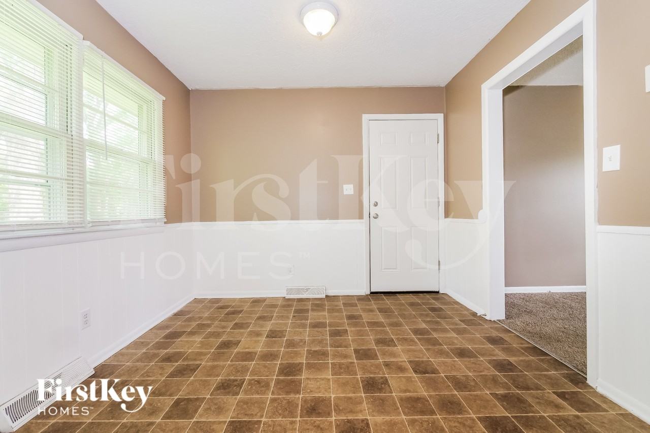 405 Sw 11th St - Photo 4 of 16