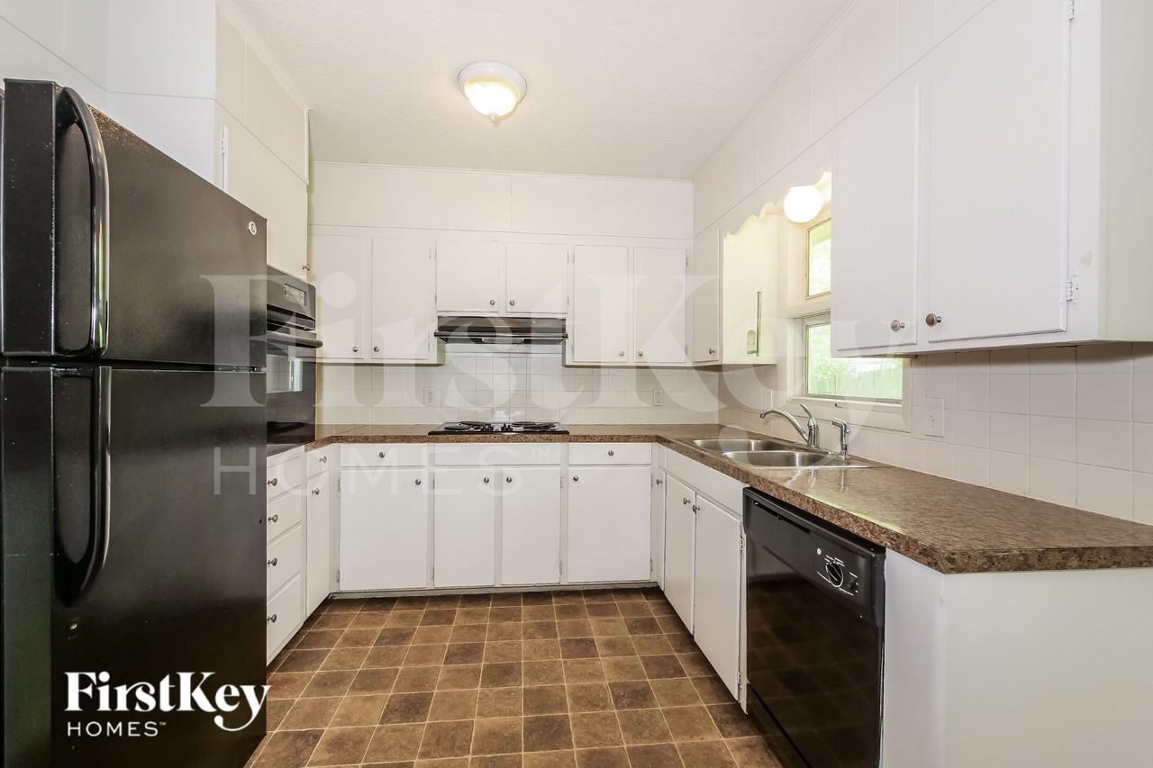 405 Sw 11th St - Photo 5 of 16