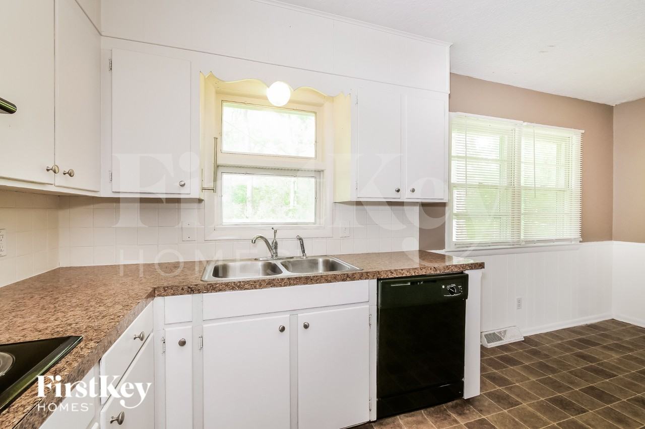 405 Sw 11th St - Photo 6 of 16