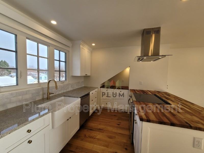 2023 S Higgins Ave #F - Photo 5 of 8