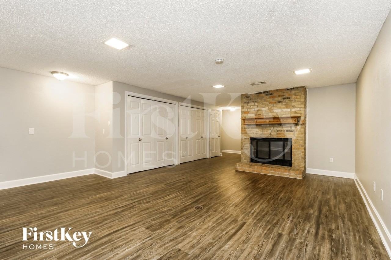 3418 Mckamy Oaks Trl - Photo 4 of 15