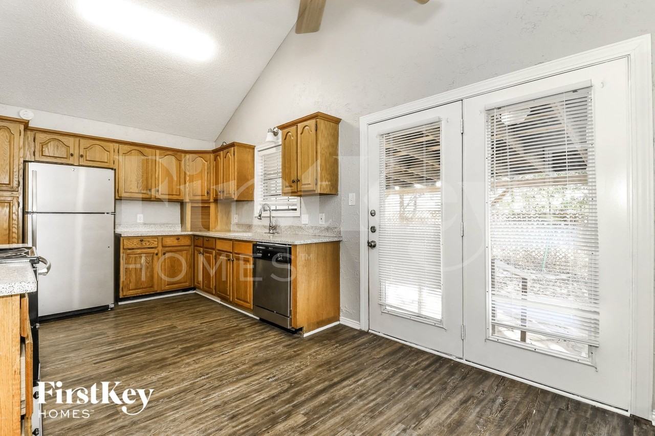 3418 Mckamy Oaks Trl - Photo 7 of 15