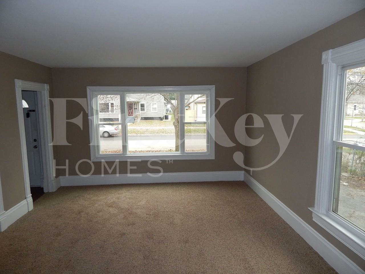 306 N Union St - Photo 2 of 11