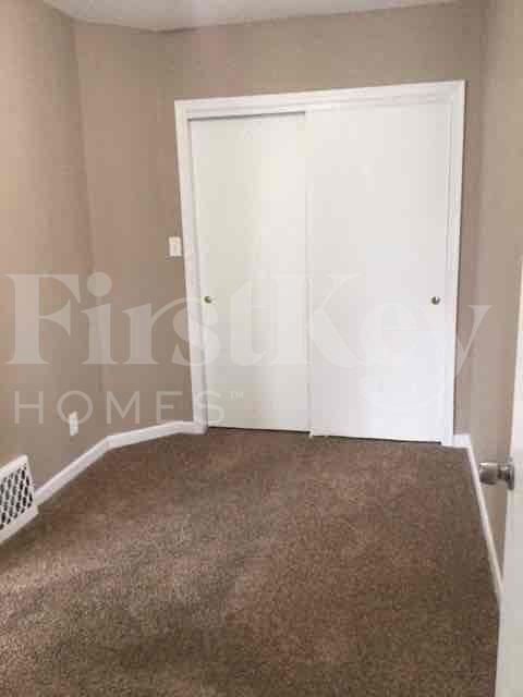 306 N Union St - Photo 6 of 11