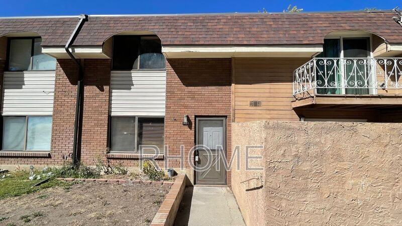 1420 Lancelot Dr - Photo 3 of 11
