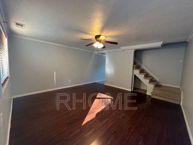 1420 Lancelot Dr - Photo 5 of 11