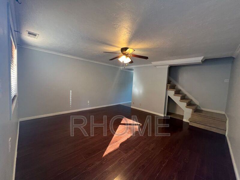 1420 Lancelot Dr - Photo 6 of 11