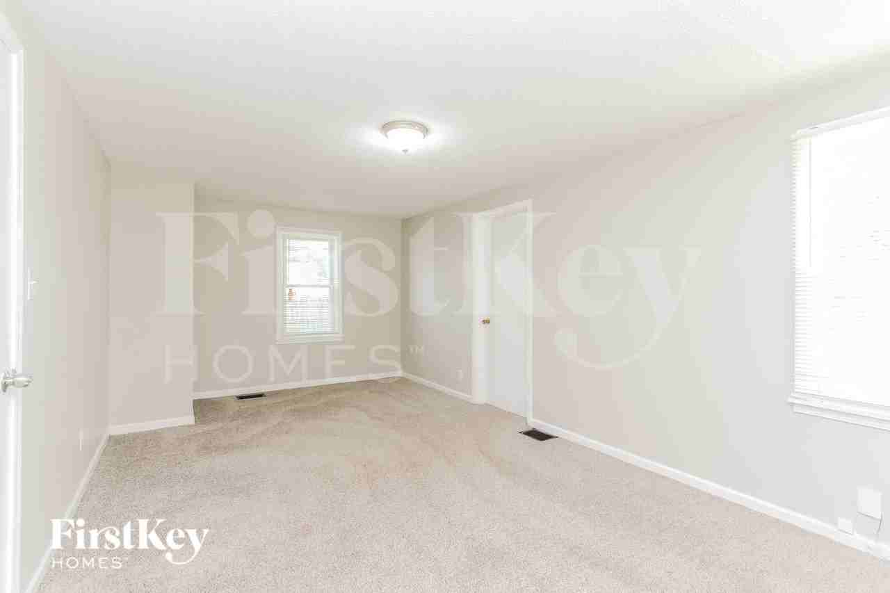 2337 Calhoun St - Photo 6 of 16