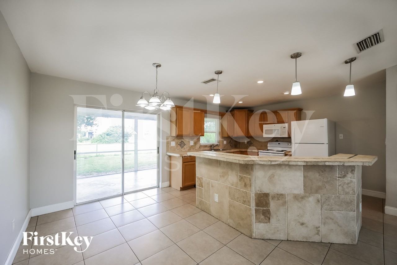 2225 Tropicana Pkwy W - Photo 6 of 18