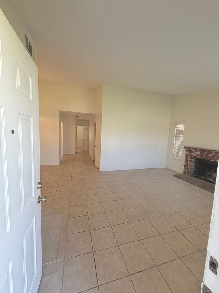 19952 Silvercrest Ln - Photo 6 of 12