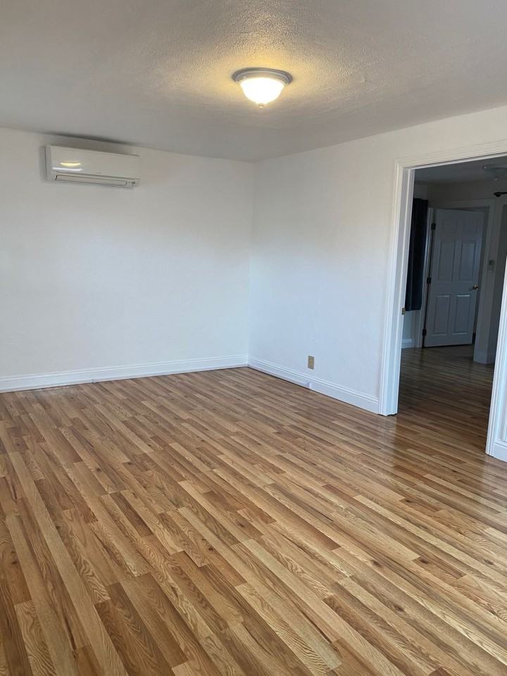 1743 C St - Photo 5 of 7