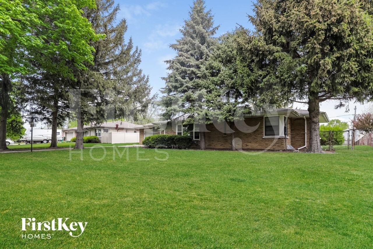 1717 Mayfield Ave - Photo 2 of 15