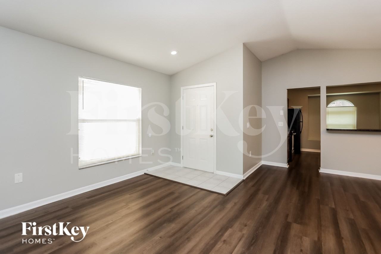 1703 Hulett Dr - Photo 2 of 16
