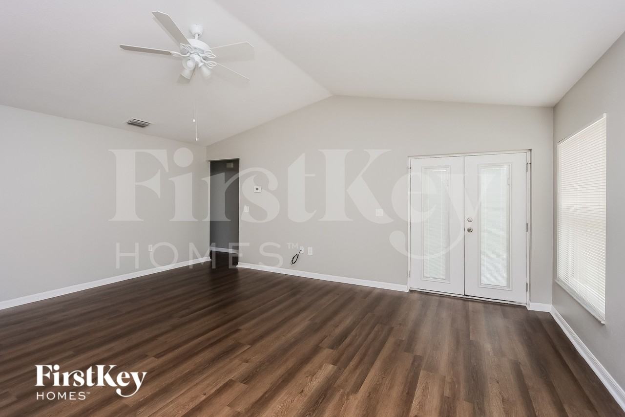1703 Hulett Dr - Photo 3 of 16