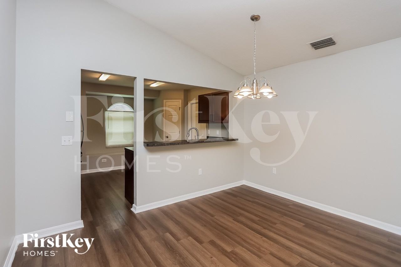 1703 Hulett Dr - Photo 4 of 16