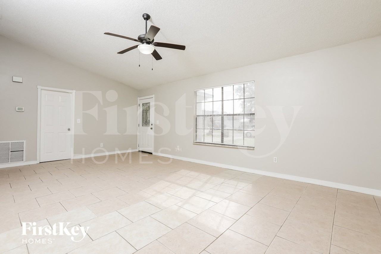 1689 Cedro Ave - Photo 3 of 15