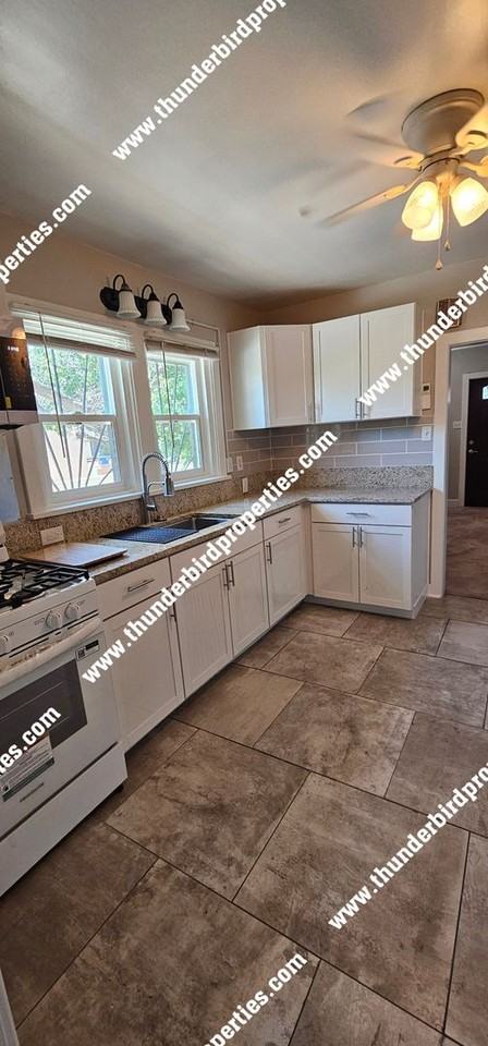 607 Delamar Ave Nw - Photo 5 of 16