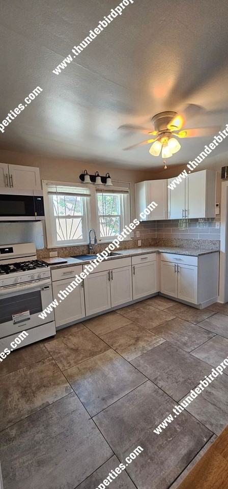 607 Delamar Ave Nw - Photo 6 of 15